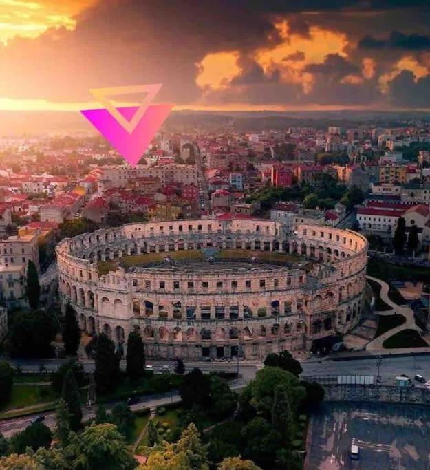 PUY Arena Sunset, Sea Coloseum View, 2 Rooms Free Parking מראה חיצוני תמונה